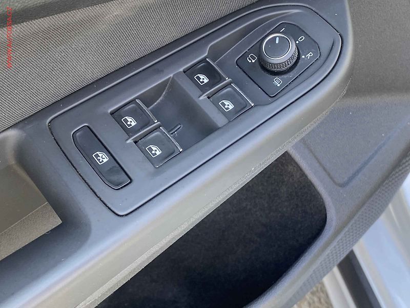 Volkswagen Golf (2021) 2.0 TDi 4x4, 1.maj,ČR - fotka 11 z 17