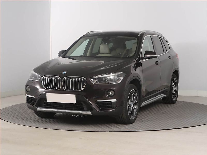 BMW X1 (2018) xDrive20i, 4X4, Automat - fotka 2 z 19