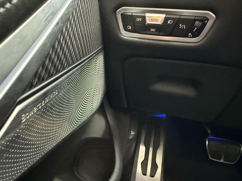BMW X5 (2021) M, Akrapovič, nové brzdy, PPF - fotka 27 z 28