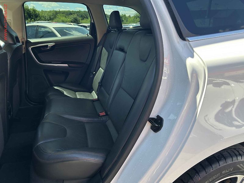 Volvo XC60 (2012) 2.4DS 4x4, ČR, servis.kniha - fotka 10 z 19
