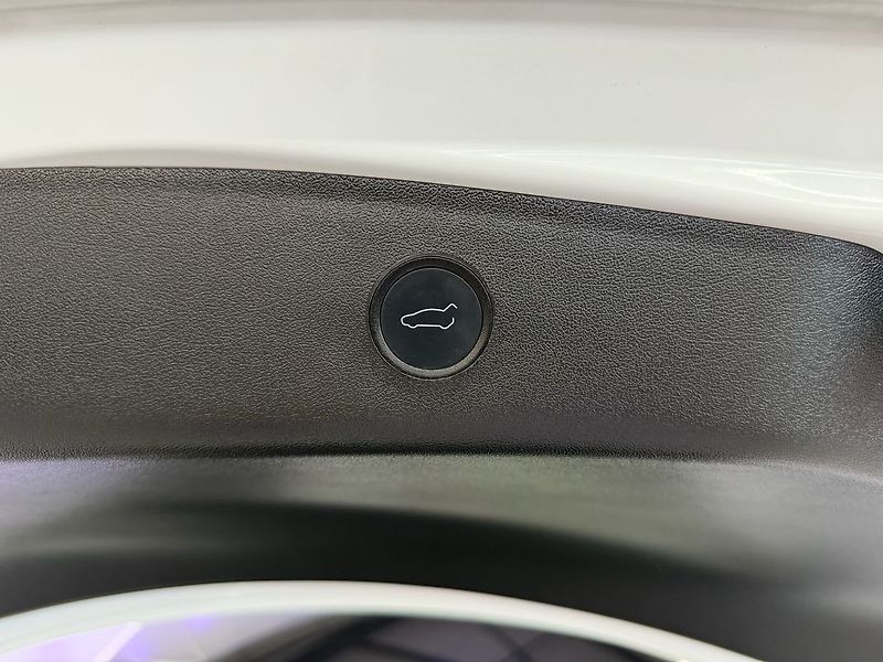 Tesla Model 3 LONG RANGE, DUAL MOTOR, 366 KW - fotka 31 z 33