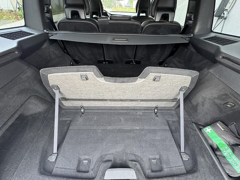 Volvo XC90 B5 (nafta) AWD // TZ // 1. maj - fotka 29 z 49