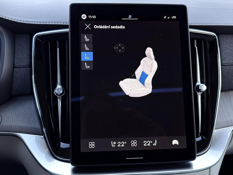 Volvo XC90 B5 AWD ULTRA BRIGHT // +kola  - fotka 32 z 61