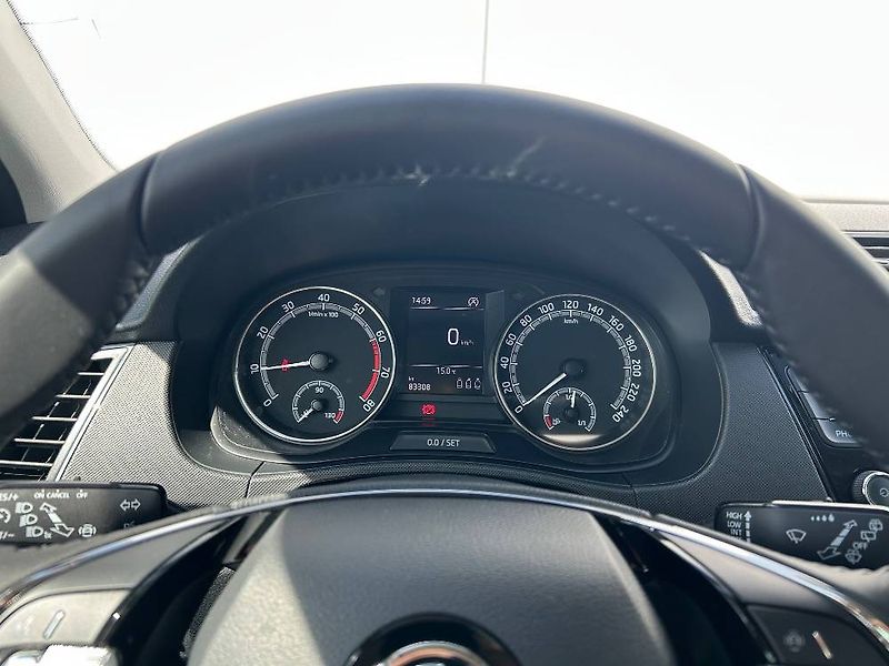 Škoda Fabia Tour Ambition 1,0TSI - fotka 13 z 24