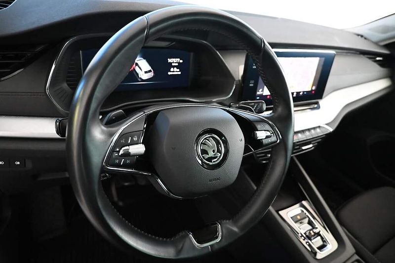 Škoda Octavia (2023) 2.0 LED DSG ACC TOUR VIRTUAL T - fotka 13 z 35
