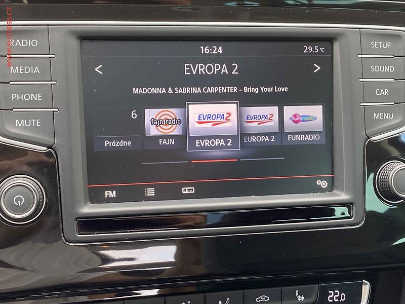Volkswagen Passat (2016) 2.0 TDi, LED, panorama - fotka 16 z 17