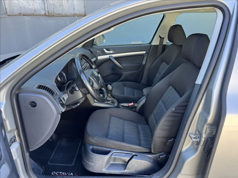 Škoda Octavia 2,0 TDI ELEGANCE tažné původČR - fotka 21 z 50