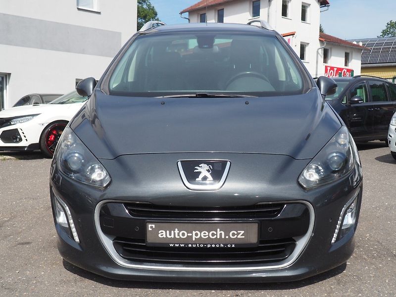 Peugeot 308 (2013) 2.0 HDI, SW BusinessLine, AT - fotka 6 z 33