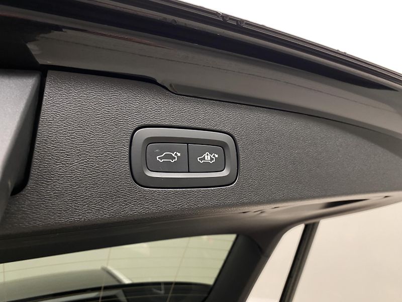 Volvo V60 B5 INSCRIPTION AUT REZERVACE - fotka 29 z 42