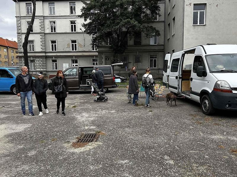 DIY karavan festival na Žižkárně v Českých Budějovicích. Dodávka Stanislava Vlažného.