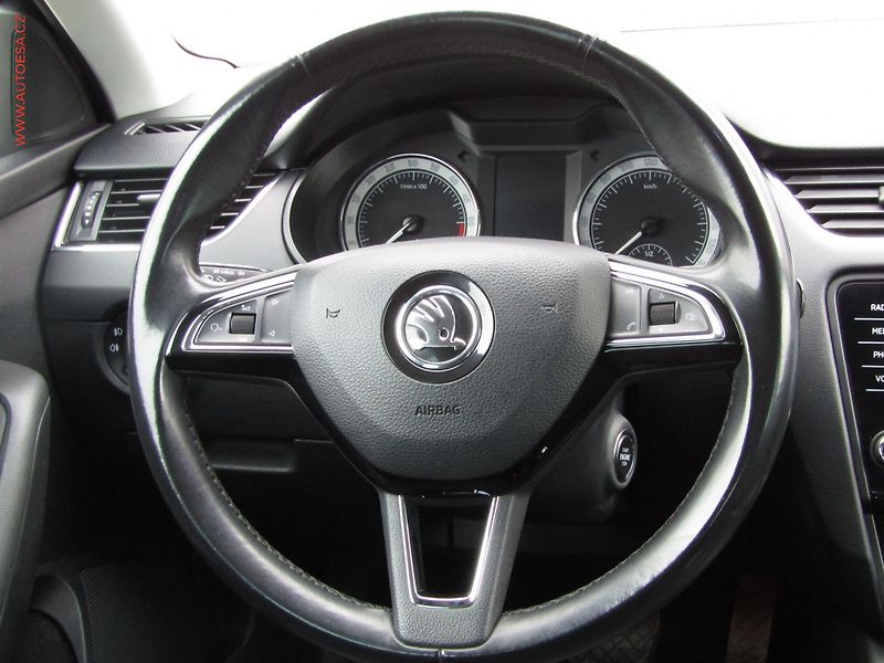 Škoda Octavia (2017) 1.6 TDi, ČR, AT, navi, LED - fotka 14 z 19