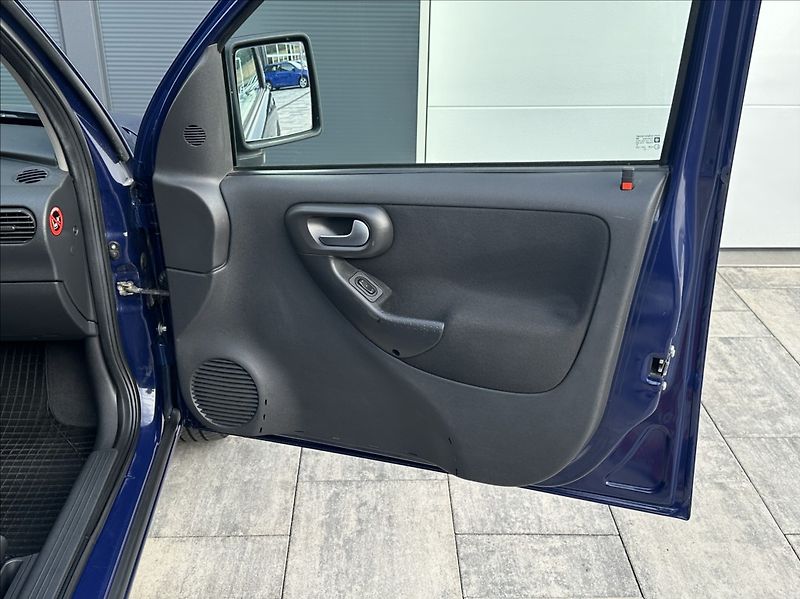 Opel Combo 1,3 CDTI 75PS  Edition A/T - fotka 19 z 50