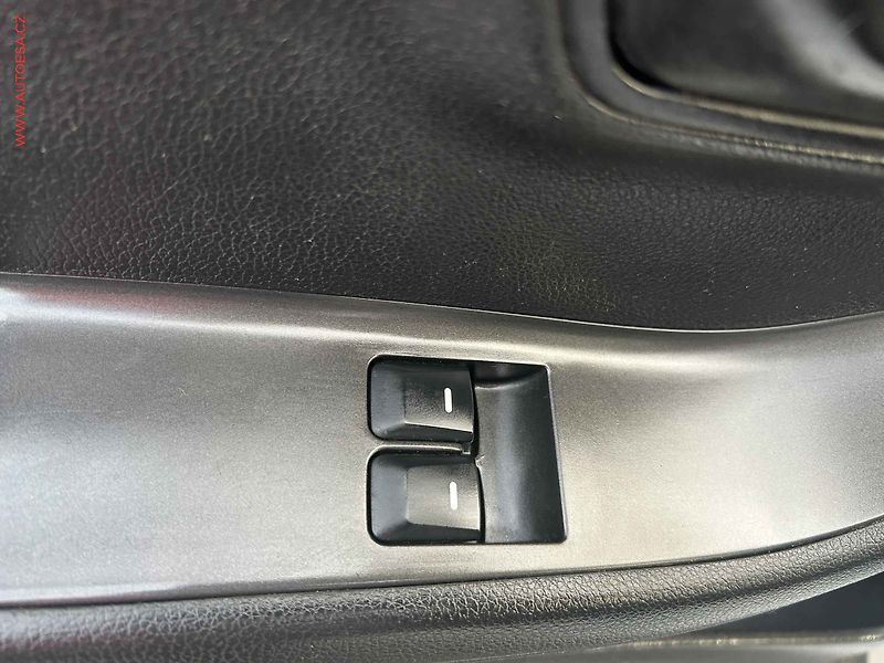 Kia Picanto (2011) 1.0i - fotka 11 z 15