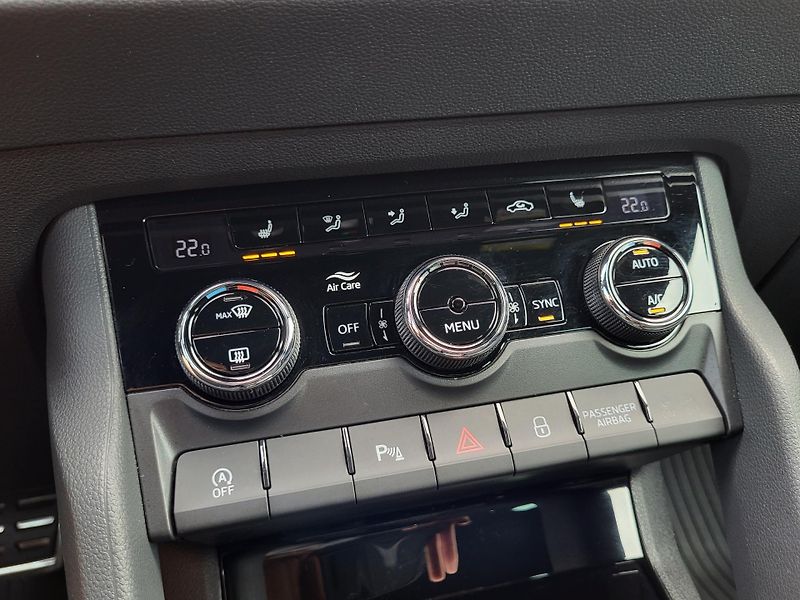Škoda Karoq 1.5 TSI 110kW DSG SPORTLINE - fotka 13 z 48