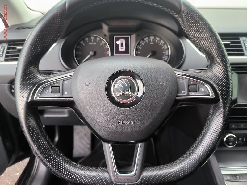 Škoda Octavia (2015) 2.0 TDi, Ambition, DSG, navi - fotka 16 z 21