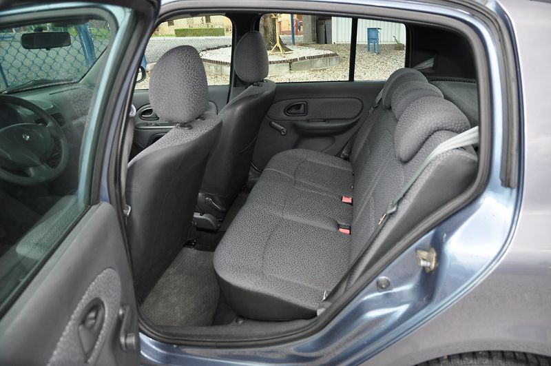 Renault Clio 1.2i 43kW 5dv. KLIMA - fotka 7 z 10