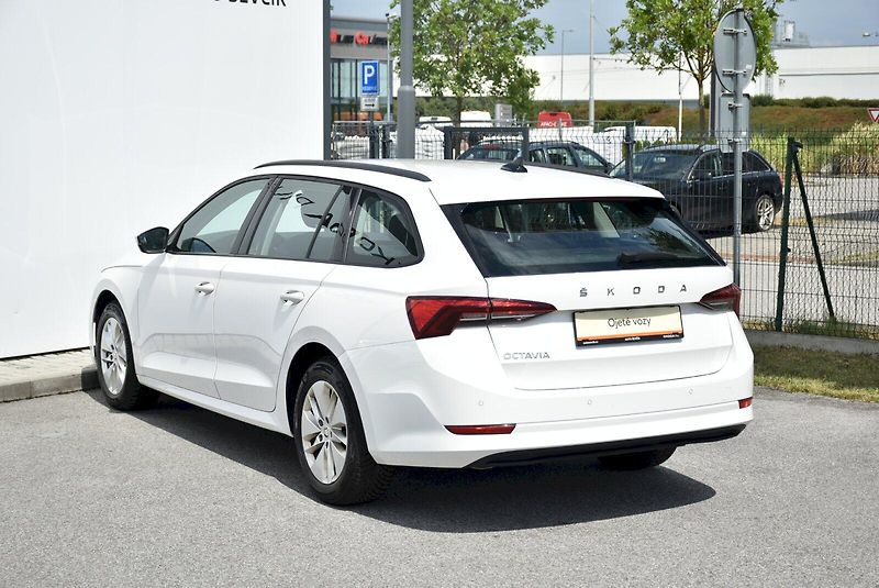 Škoda Octavia (2022) Ambition 1.5 TSI 110kW - fotka 11 z 32