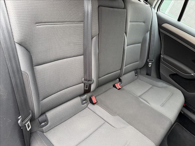 Volkswagen Golf VII 1.6 TDI Comfortline - fotka 12 z 12
