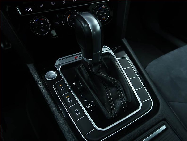 Volkswagen Arteon (2017) R-line 2.0 BiTDI 4Motion, 4X4 - fotka 13 z 26
