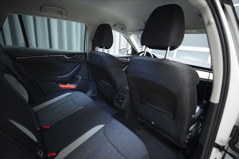 Škoda Scala 1,0 TSI STYLE 1. MAJITEL ČR - fotka 9 z 36