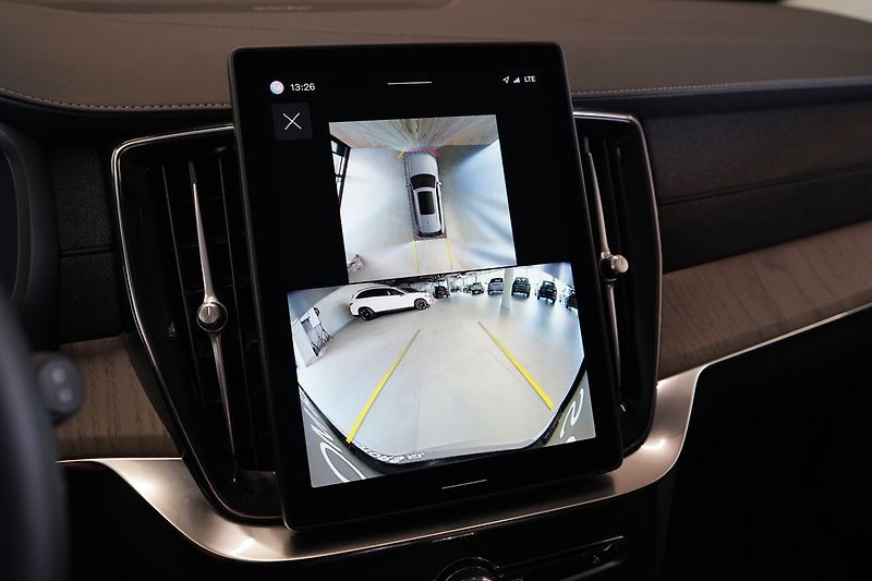 Volvo XC90 T8 AWD PLUS, Ventilace, 360° - fotka 27 z 48