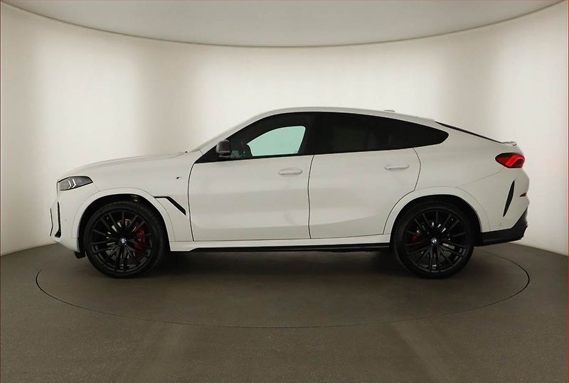 BMW X6 (2025) xDrive40i - fotka 3 z 21