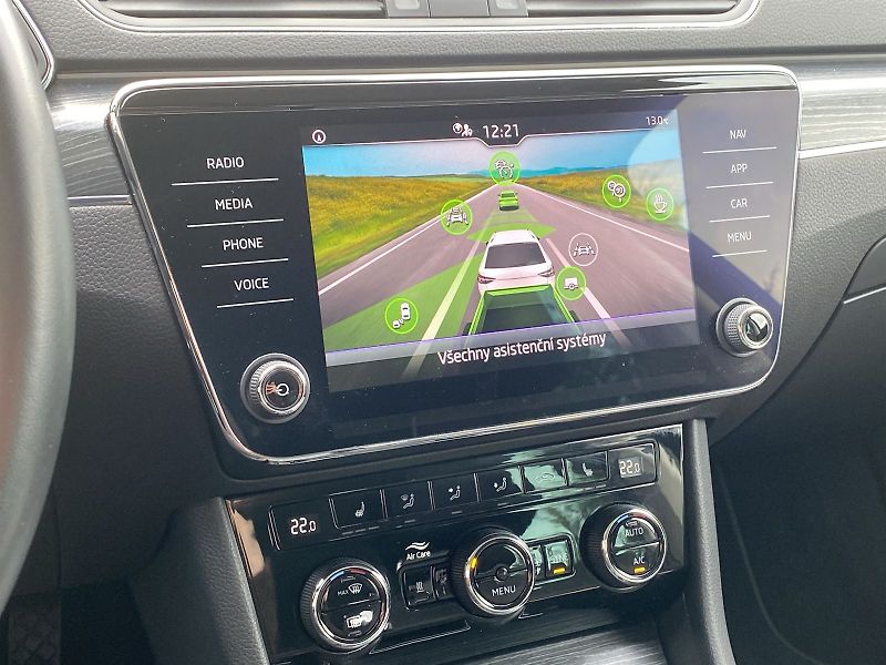 Škoda Superb (2022) Combi 2.0 TDI DSG Style - fotka 14 z 37