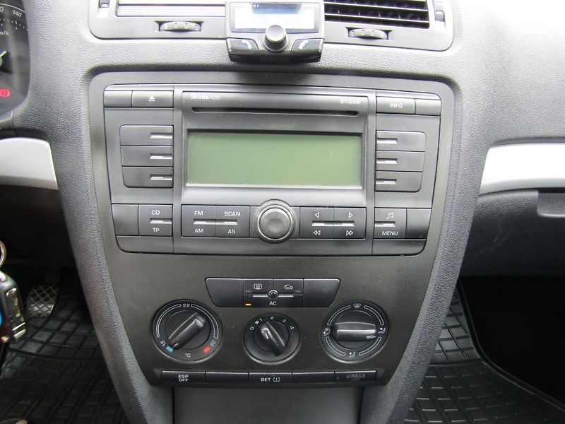 Škoda Octavia (2005) 1.9 TDI 77kW BEZ DPF - fotka 35 z 39