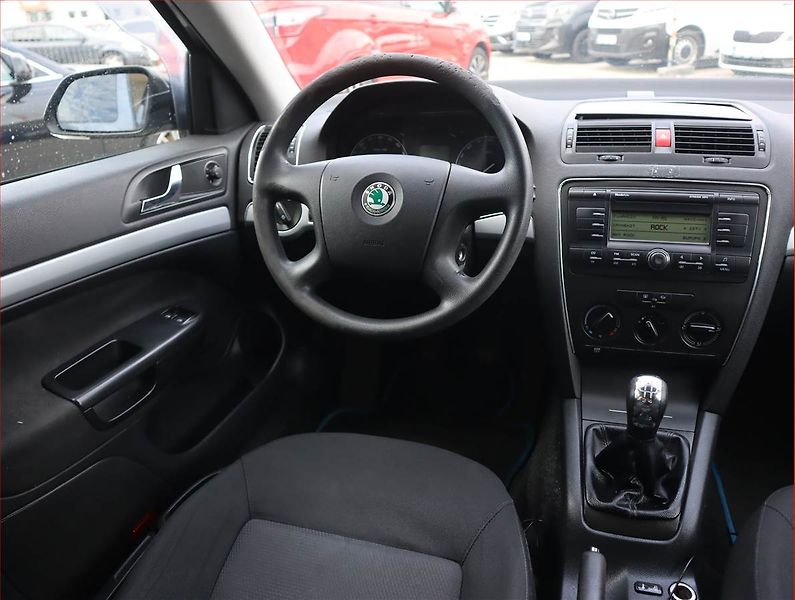 Škoda Octavia (2009) 1.9 TDI, nová STK, CZ doklady - fotka 7 z 17