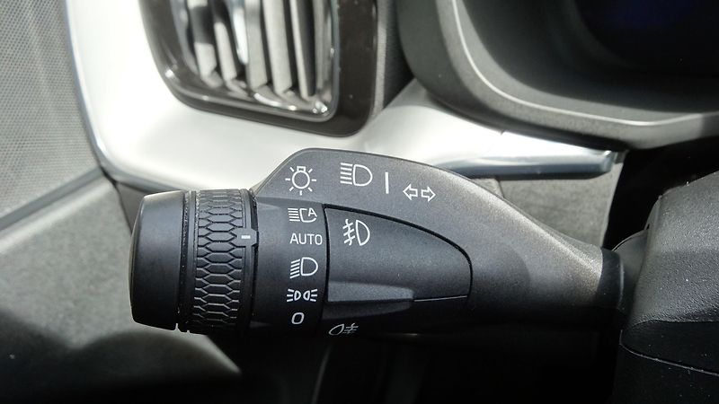 Volvo XC60  B4 Awd Taž.zař.Navi + - fotka 39 z 70