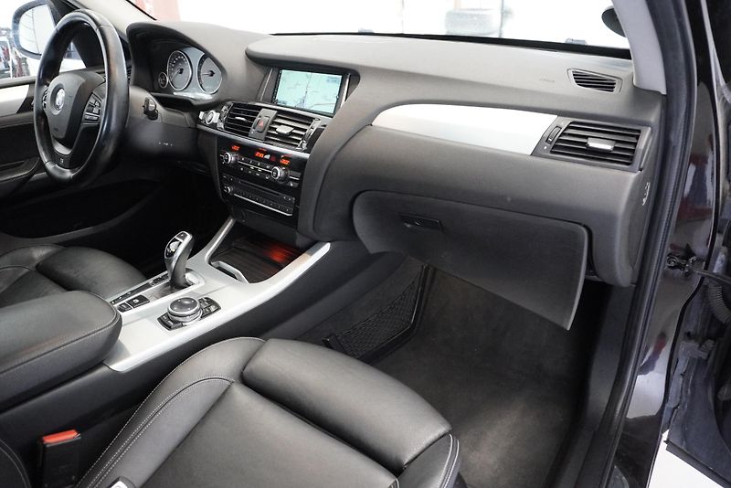 BMW X3 3.0d 230 kW XDRIVE AUTOMAT - fotka 30 z 32