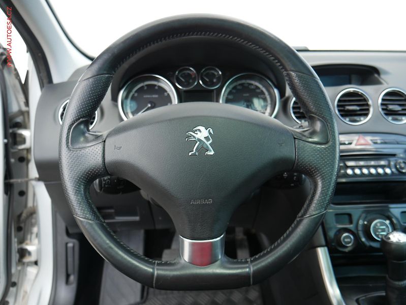 Peugeot 308 (2014) 1.6VTi, 1.maj,ČR, Active - fotka 13 z 16