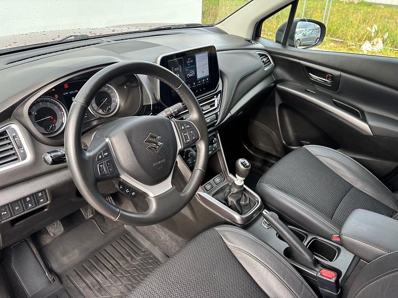 Suzuki S-Cross 1,4 BoosterJet Elegance AllGri - fotka 11 z 28