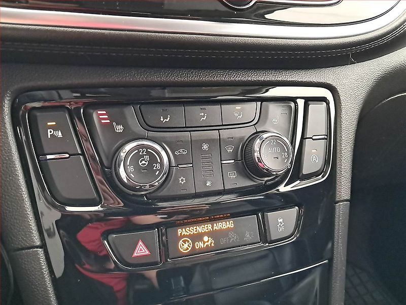 Opel Mokka (2017) 1.6 CDTI, Serv.kniha, Navi - fotka 18 z 18