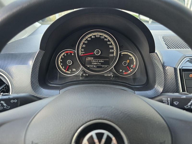 Volkswagen up! CNG KAMERA + DIGIKLIMA ČR - fotka 16 z 25