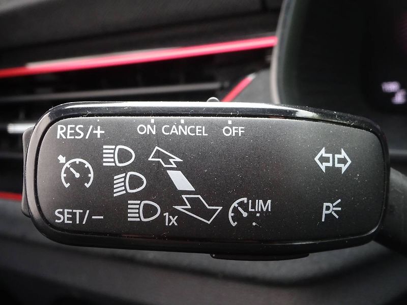 Škoda Scala (2024) 1,0TSi /70kW Selection Drive - fotka 12 z 28