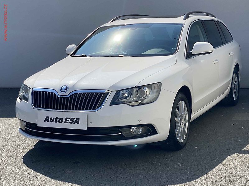 Škoda Superb (2015) 1.6 TDi, Ambition, TZ, panor - fotka 3 z 17