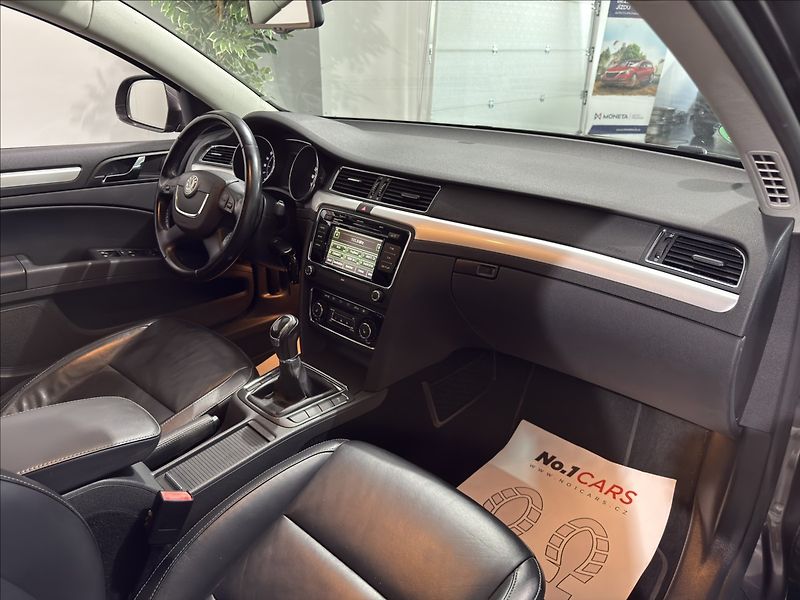 Škoda Superb 2,0   TDI 103KW ELEGANCE XEN - fotka 19 z 34