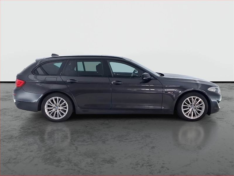 BMW Řada 5 (2011) 525d, Navi, Xenony, Tempomat - fotka 6 z 21