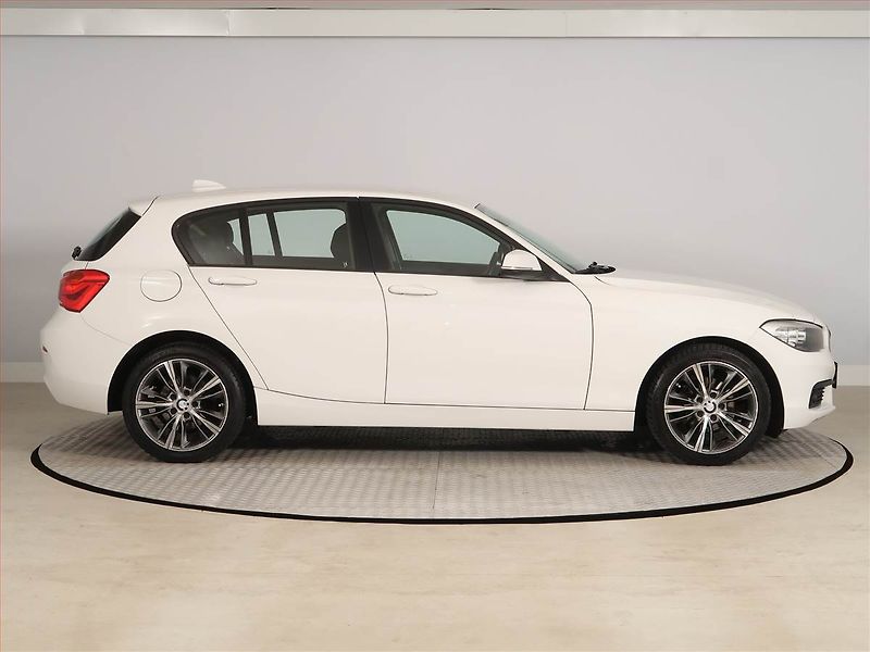 BMW Řada 1 (2015) 116d, Serv.kniha, Tempomat - fotka 6 z 18