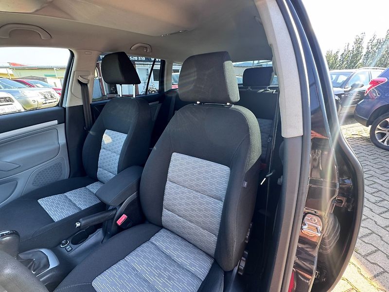 Škoda Octavia (2009) 1,9 TDI 77 KW 2. MAJ SERVISKA - fotka 21 z 50