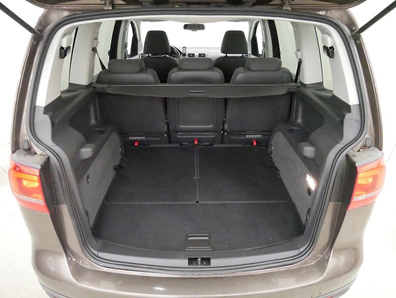 Volkswagen Touran - fotka 26 z 26