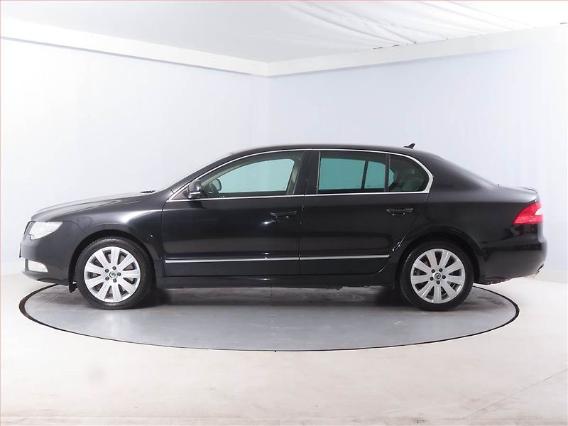 Škoda Superb (2011) Elegance 3.6 FSI V6, 4X4 - fotka 3 z 15