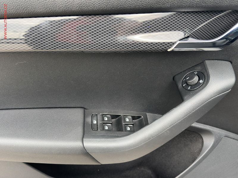 Škoda Octavia (2016) 2.0TDi, ČR, DSG, bixen - fotka 11 z 19