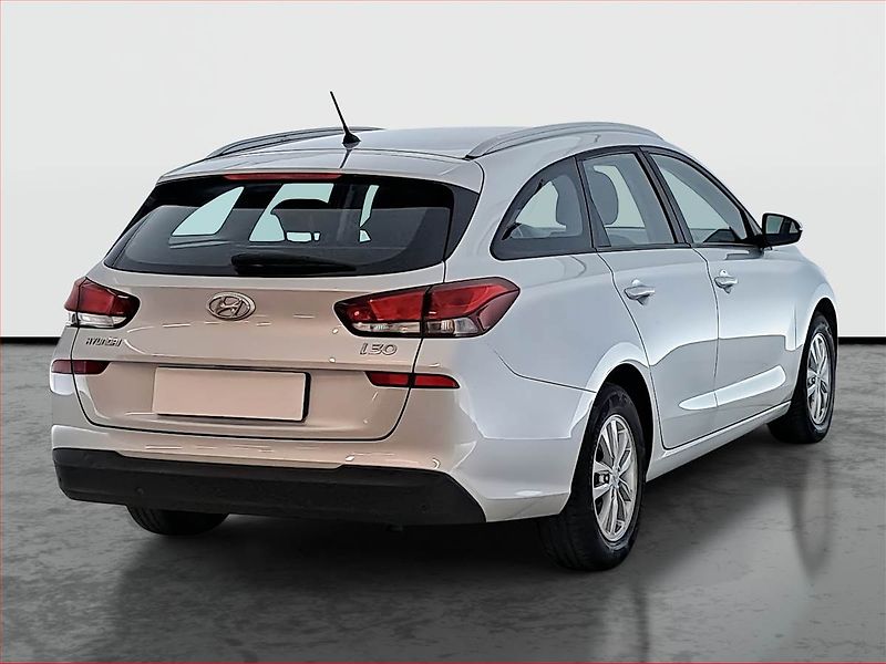 Hyundai i30 (2018) 1.0 T-GDI, Tempomat - fotka 5 z 16