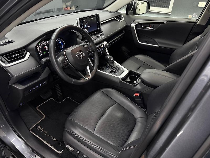 Toyota RAV4 (2021) 2.5 Hybrid e-CVT Executive FW - fotka 13 z 26