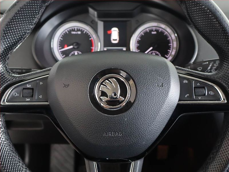 Škoda Octavia (2017) 1.4 TSI, Tempomat - fotka 15 z 22