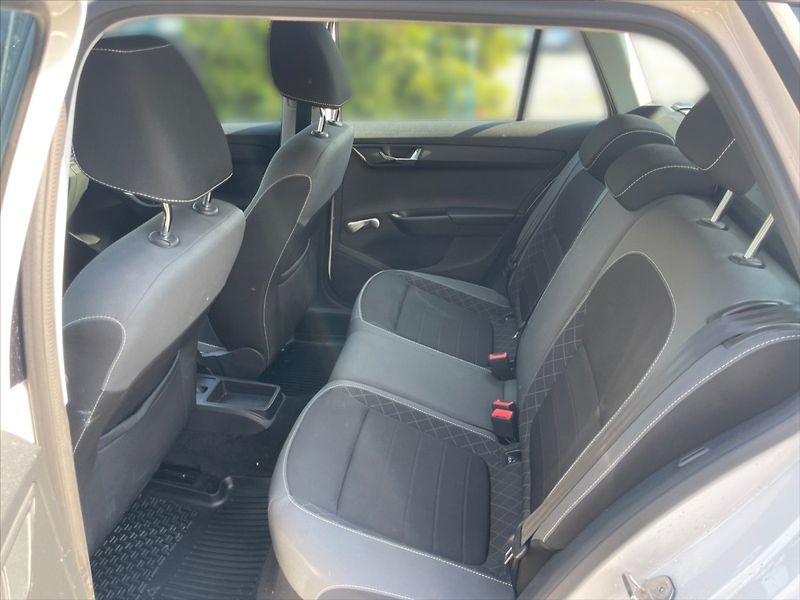 Škoda Fabia 1,0 TSI 70 Ambition - fotka 8 z 11