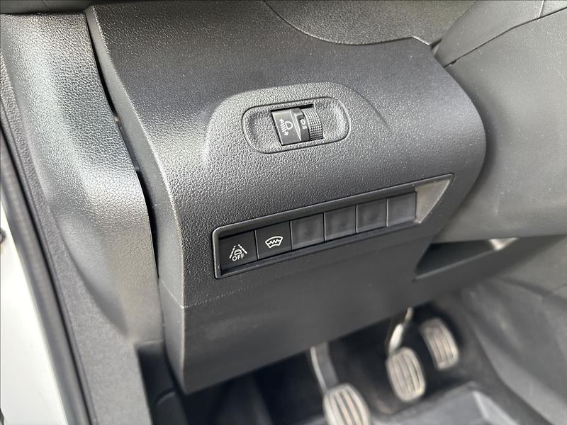 Peugeot Rifter 1,5 Bluehdi 75kW Allure - fotka 29 z 39