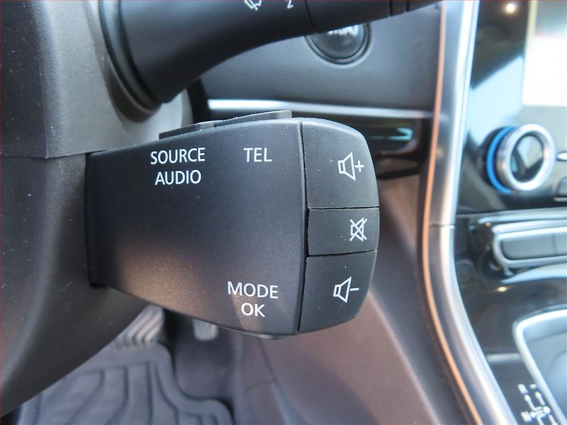 Renault Espace (2015) 1.6 dCi, Automat, 7 míst, Navi - fotka 26 z 29